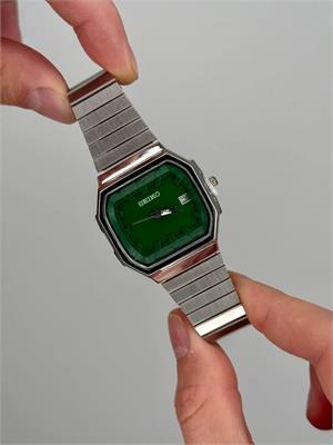 ساعت سیکو مردانه بند استیل نقره ای صفحه سبز تیره - کد 370