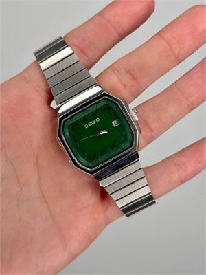 ساعت سیکو مردانه بند استیل نقره ای صفحه سبز تیره - کد 370