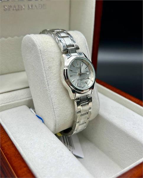 ساعت کاسیو بندنقره ای صفحه سفید زنانه - کد373