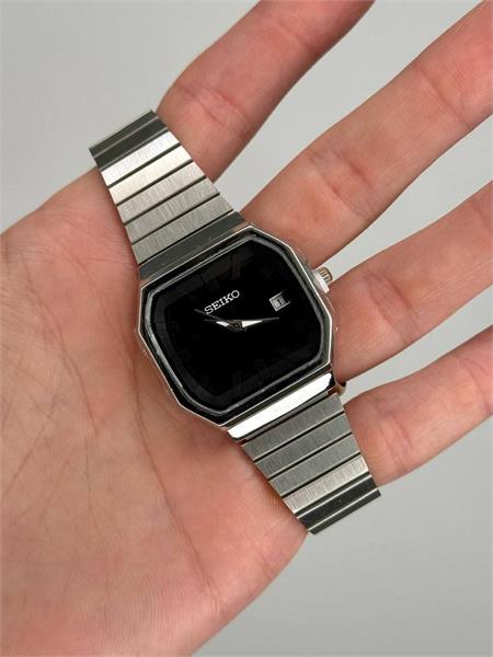 ساعت سیکو مردانه بند نقره ای صفحه مشکی - کد 366