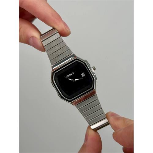 ساعت سیکو مردانه بند نقره ای صفحه مشکی - کد 366